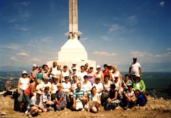 sierpień 1998r. uczestnicy II Pielgrzymki do Medjugorje na Górze Krizevac