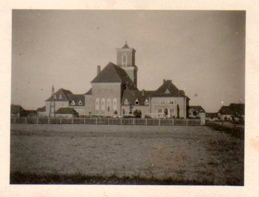 lata 30-te XX wieku, kościół ewangelicki od strony zachodniej (foto ze zbioru: Renate Lichtenberger) 