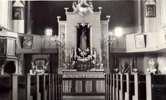 1951 r. Prezbiterium przebudowane przez ks. Proboszcza Franciszka Wyszatyckiego do potrzeb obrzędu rzymsko-katolickiego (foto z archiwum parafii)