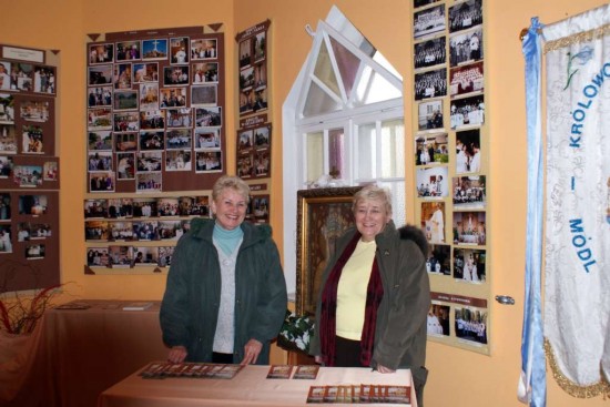 04.11.2009r. organizatorki muzeum parafialnego m.in. Czesława Kowalska i Danuta Ganecka 